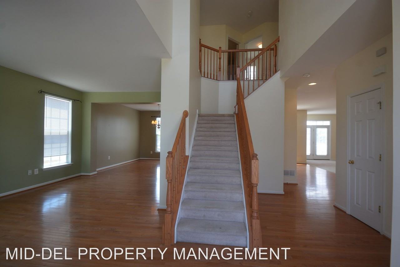 103 Gillespie Ave - Photo 3 of 23