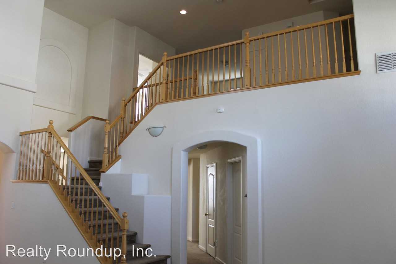 10330 Berryessa Dr - Photo 3 of 24
