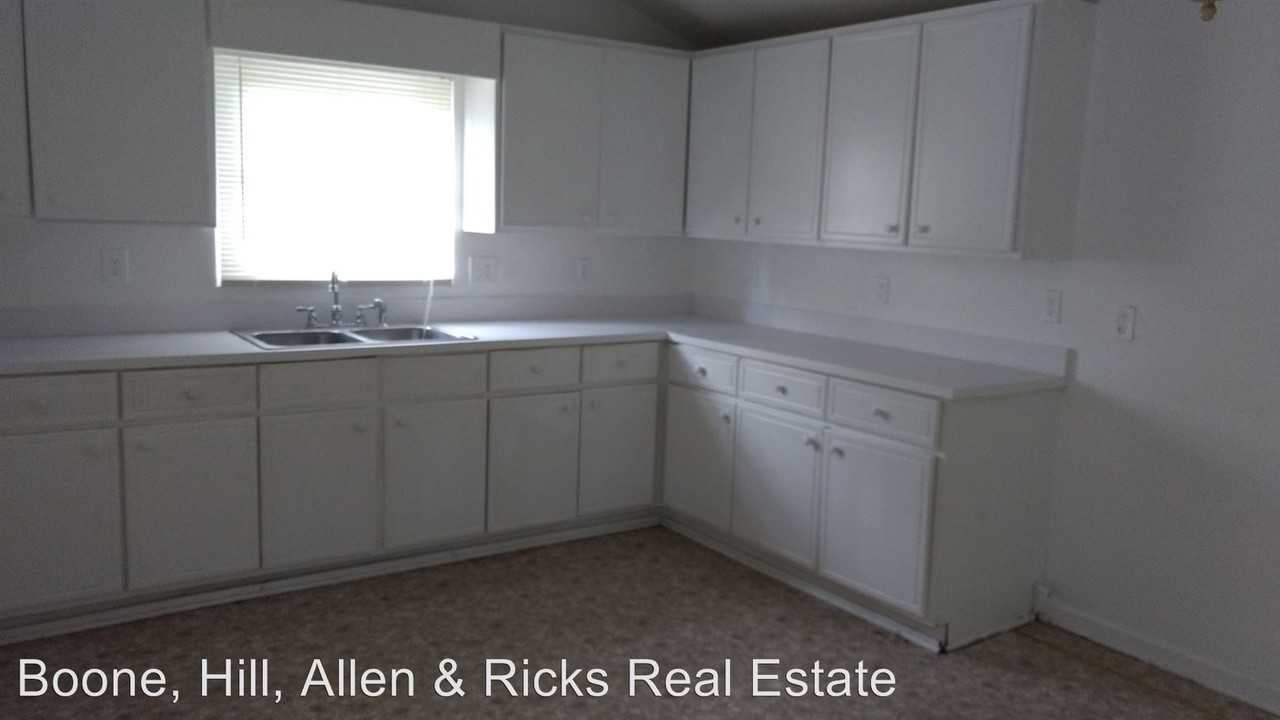 582 Saw Mill Rd - Photo 3 of 8