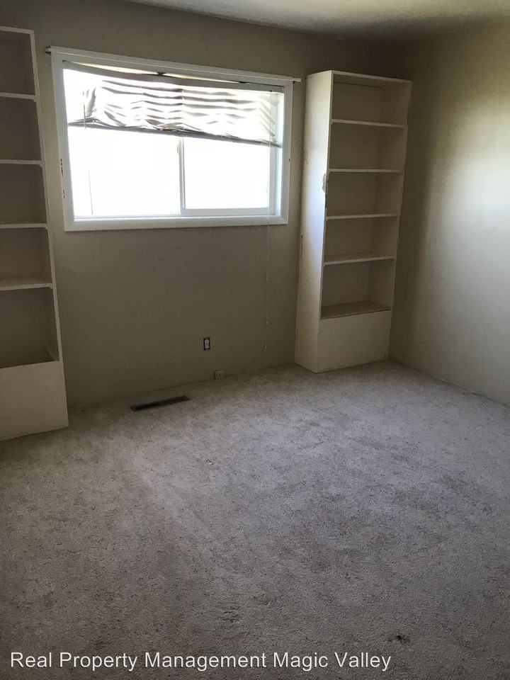 3301 Rex Leland Hwy - Photo 2 of 11