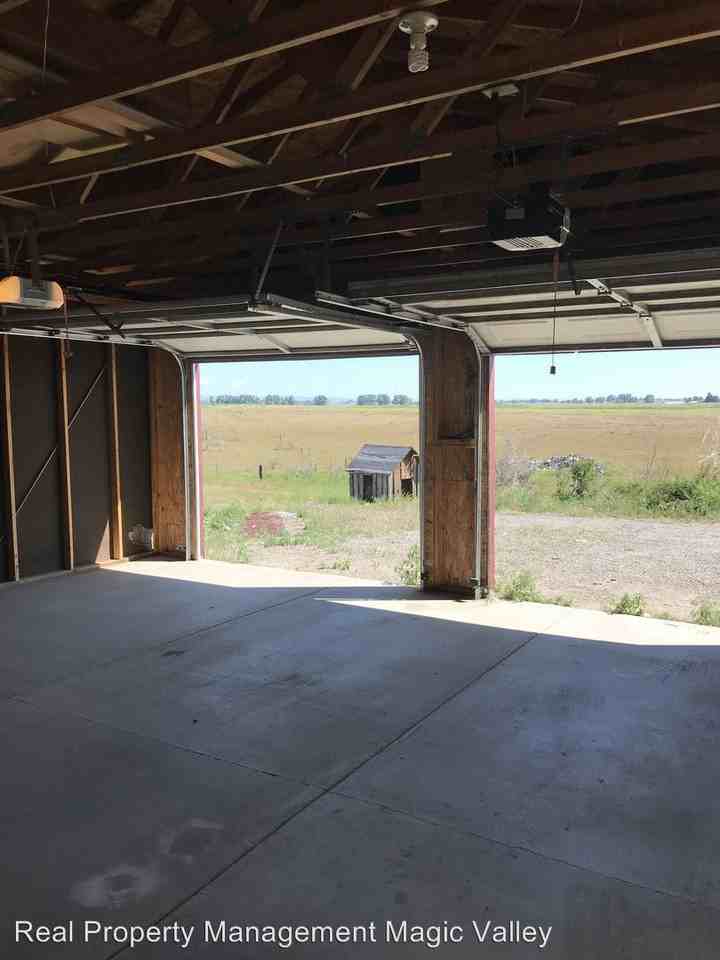 3301 Rex Leland Hwy - Photo 3 of 11