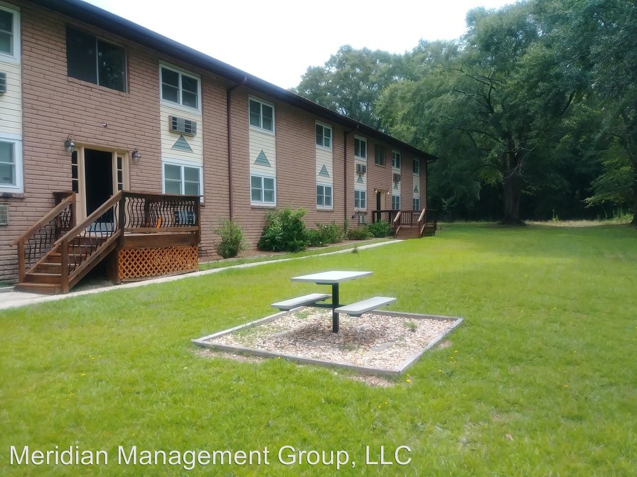 1219 Lakeview Drive NW - Photo 2 of 6