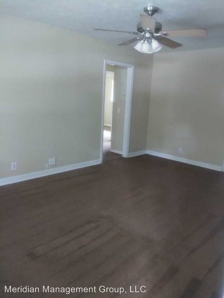 1219 Lakeview Drive NW - Photo 3 of 6