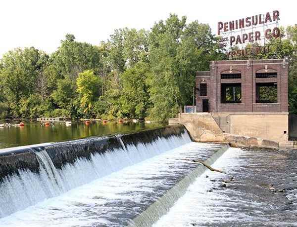 Peninsular Place - Photo 2 of 23