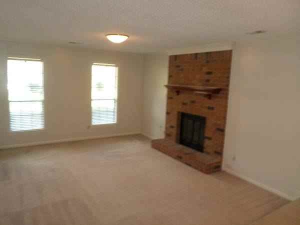 3426 Peyton Randolph Cove - Photo 3 of 8