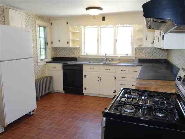 95 Elm St - Photo 3 of 9