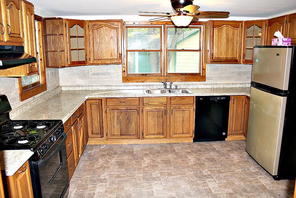 121 Frenchtown Rd - Photo 3 of 10