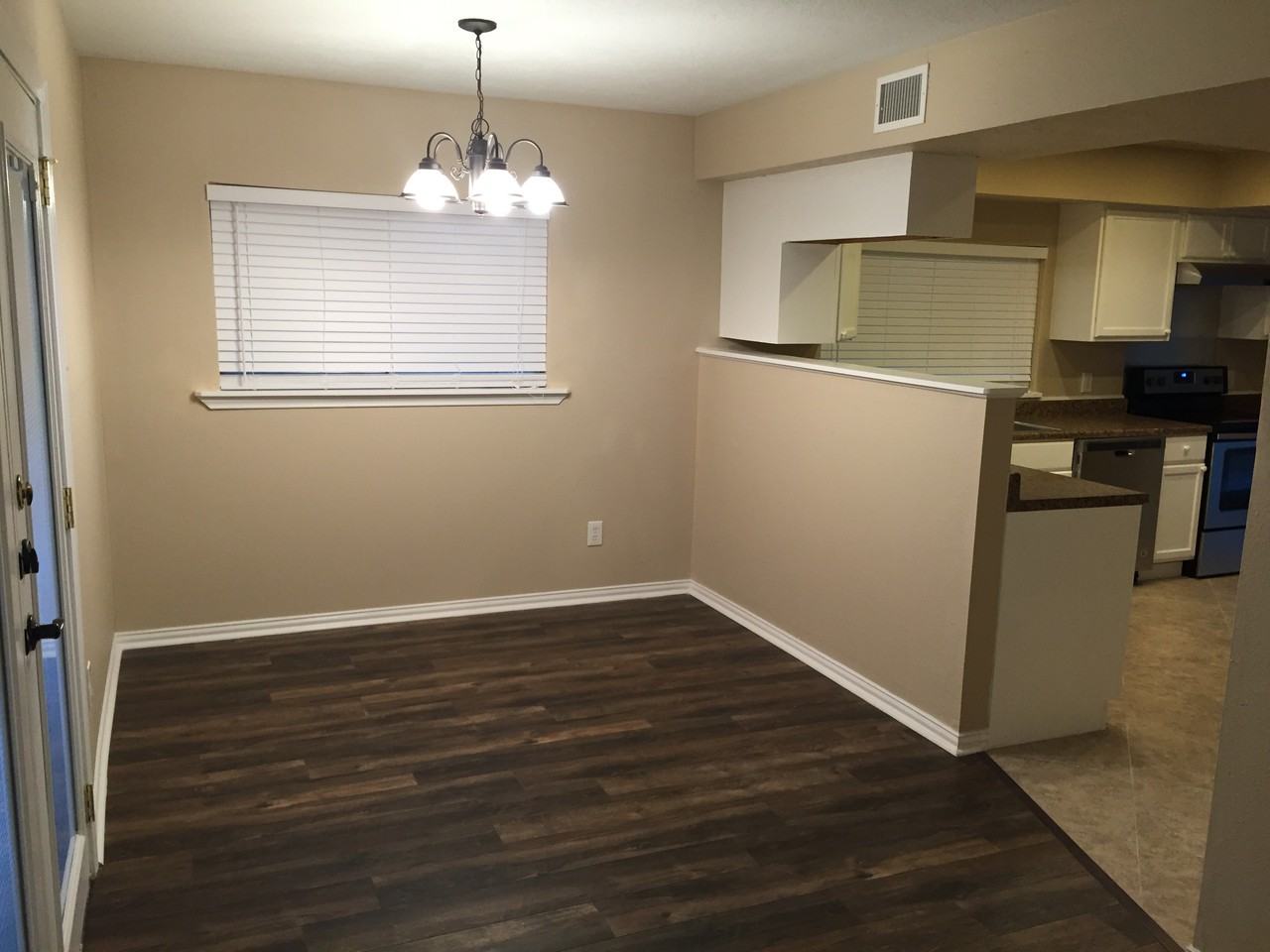 524 Gleneagles Dr - Photo 3 of 11