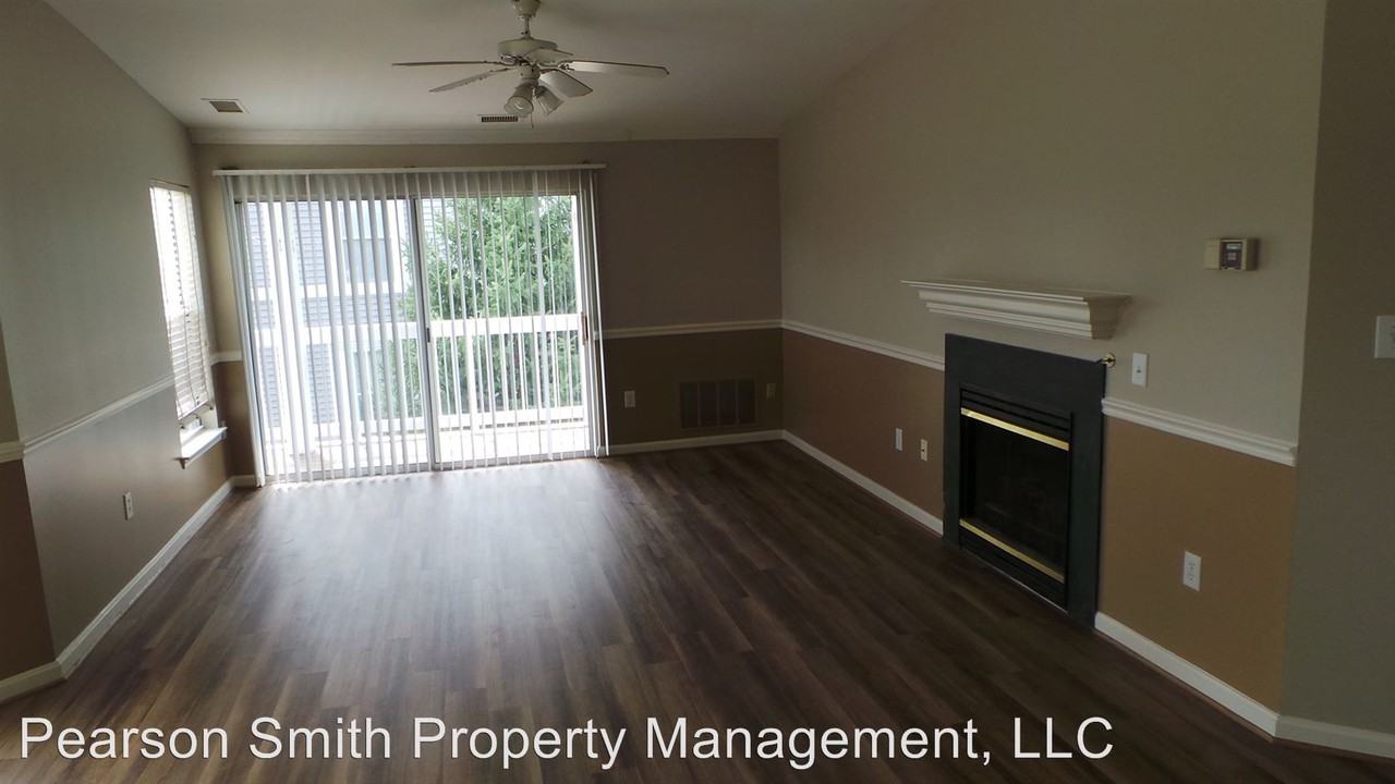 20585 Snowshoe Square - Photo 2 of 13