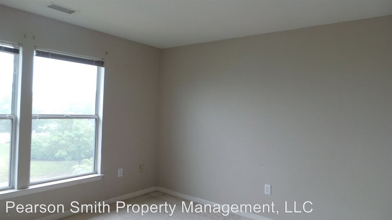 20585 Snowshoe Square - Photo 3 of 13