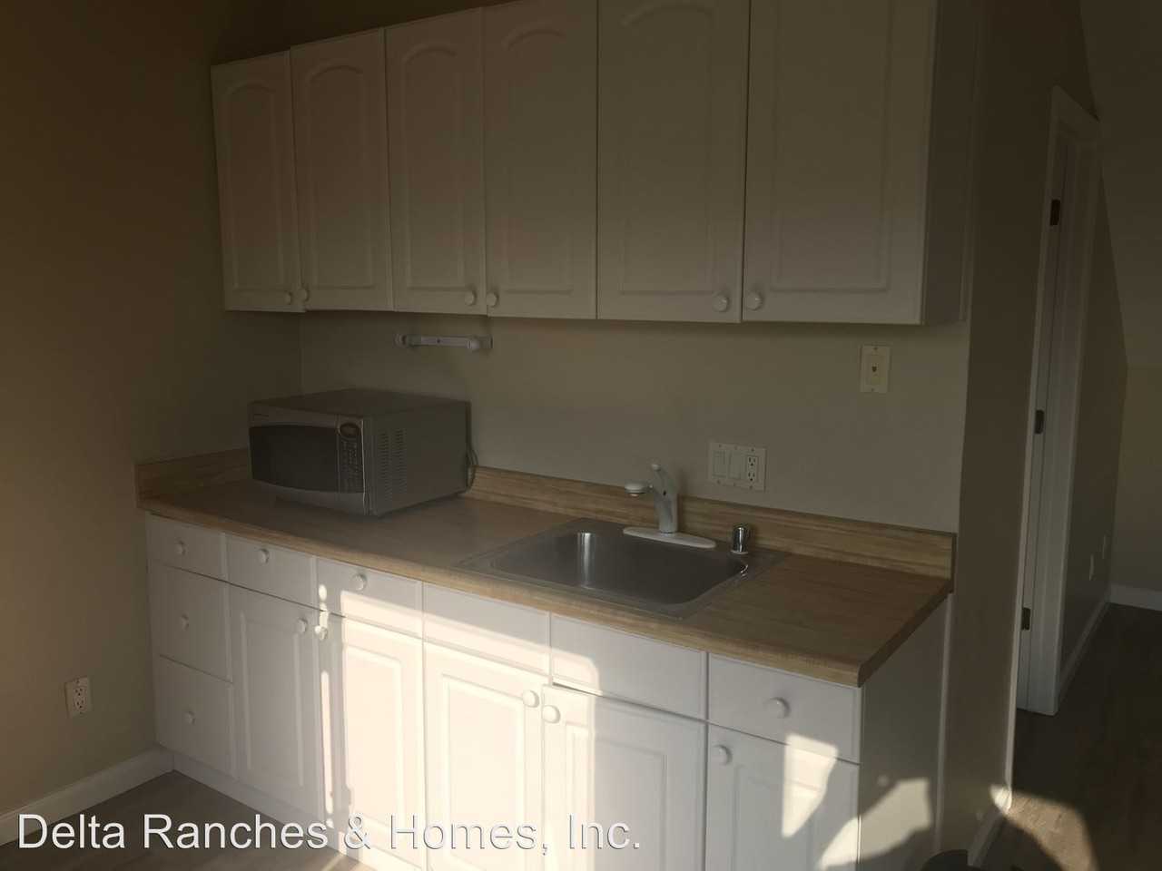 1067 Chelmsford Dr - Photo 3 of 6