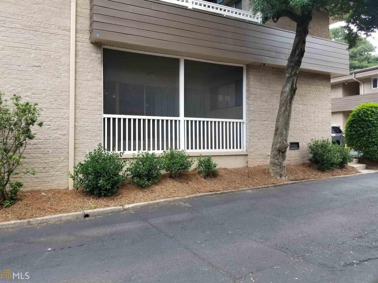 346 Carpenter Dr NE - Photo 2 of 16