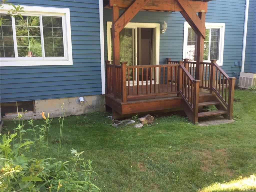 1003 Ashford Cir - Photo 2 of 15