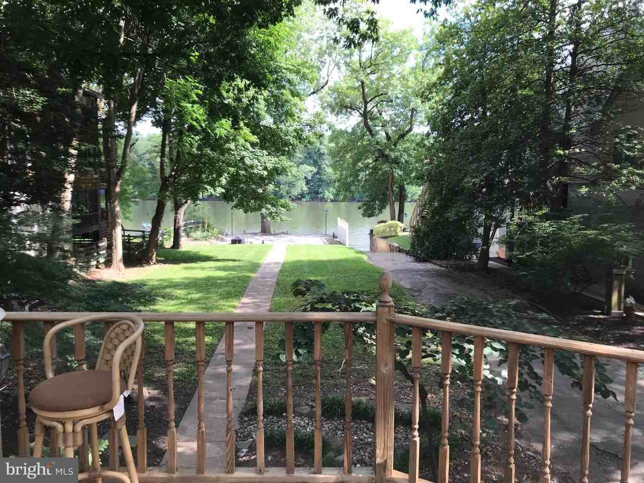 40 W Indian Ln - Photo 3 of 14