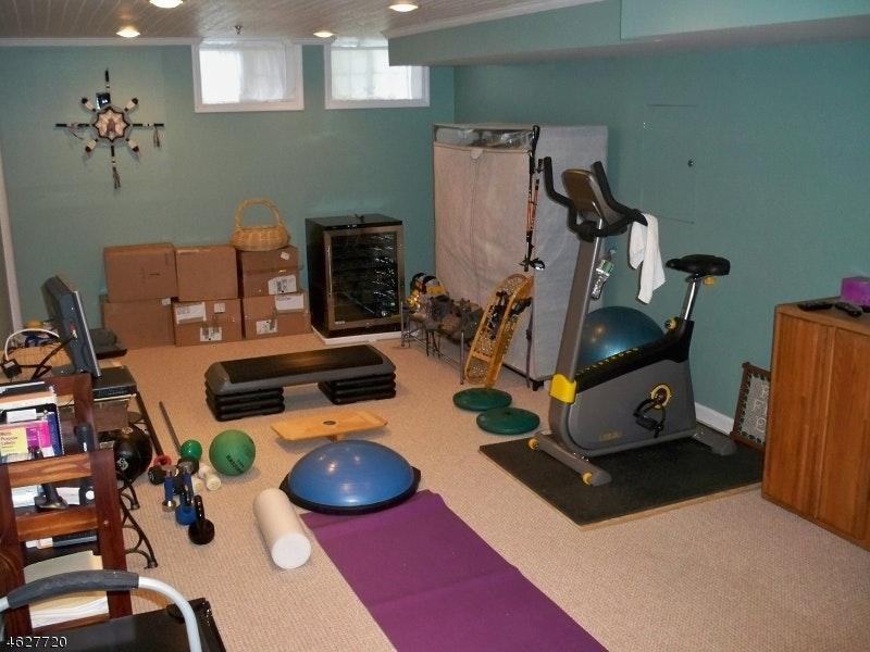 905 Rhoads Drive - Photo 3 of 11