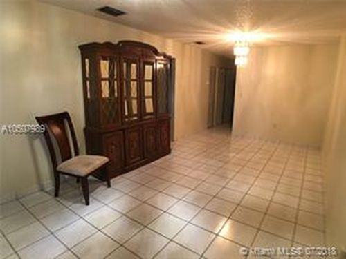 2401 SW 102nd Ave - Photo 3 of 8