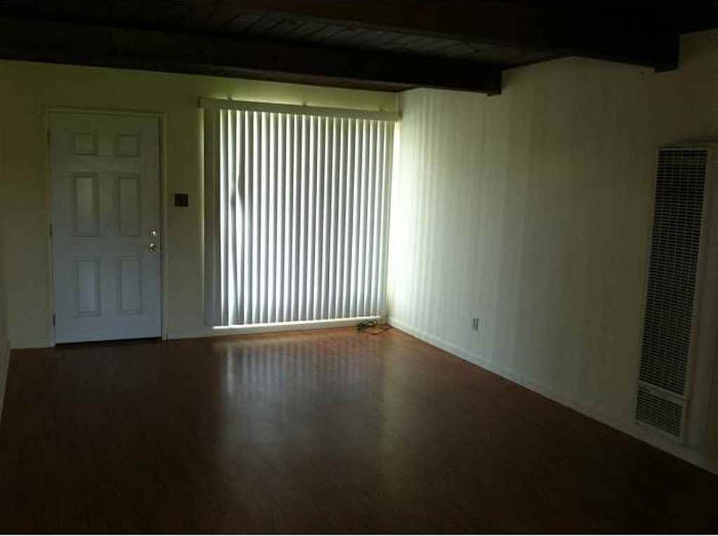 712 Bradford Dr - Photo 3 of 10