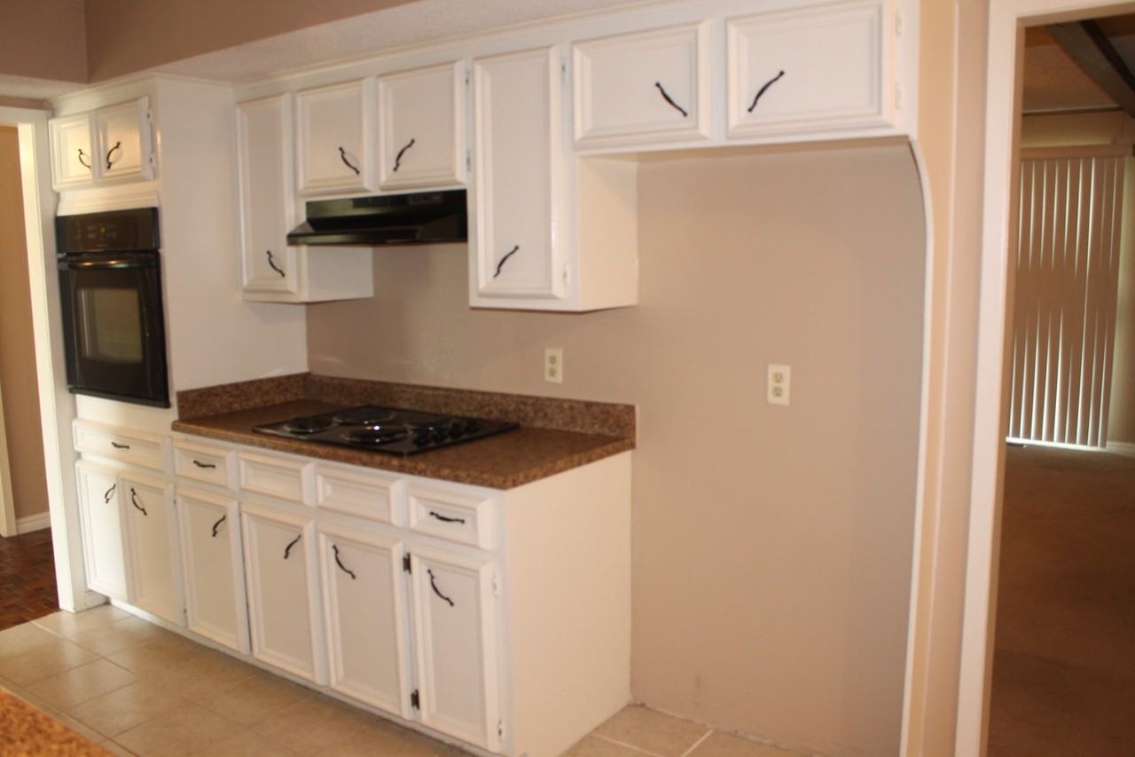 10740 E 29th St - Photo 3 of 14