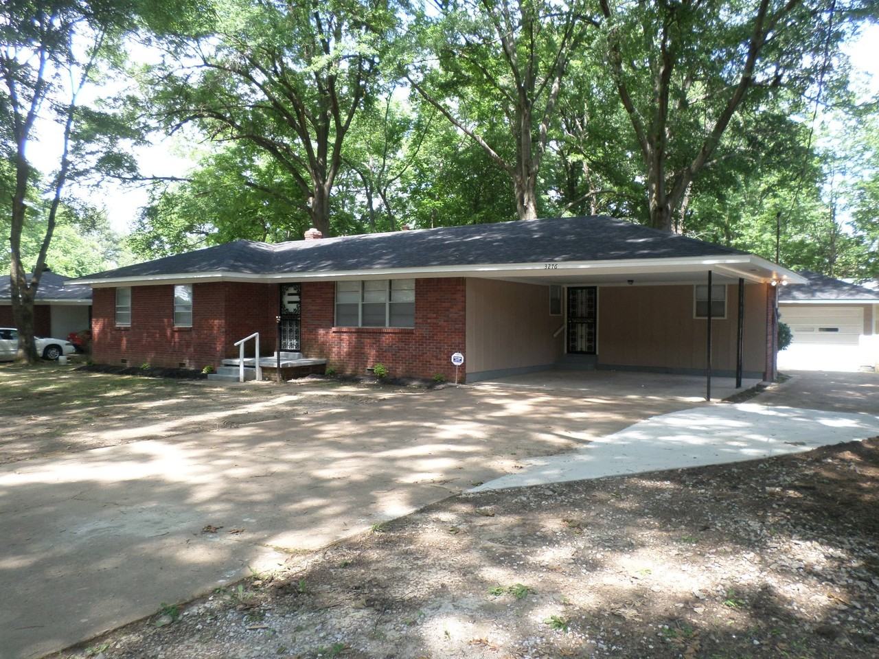 3276 Dogwood Ln - Photo 2 of 9