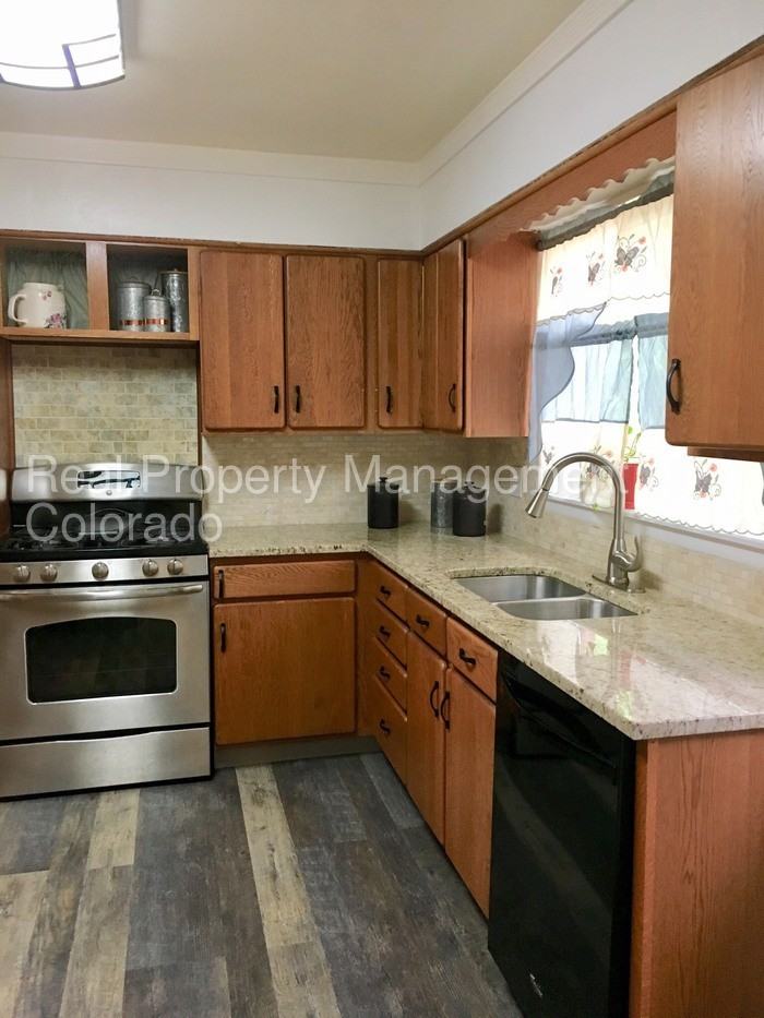 3937 W Grand Ave - Photo 2 of 9