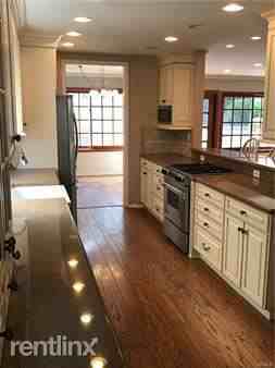 24806 Weyburn Dr - Photo 2 of 15