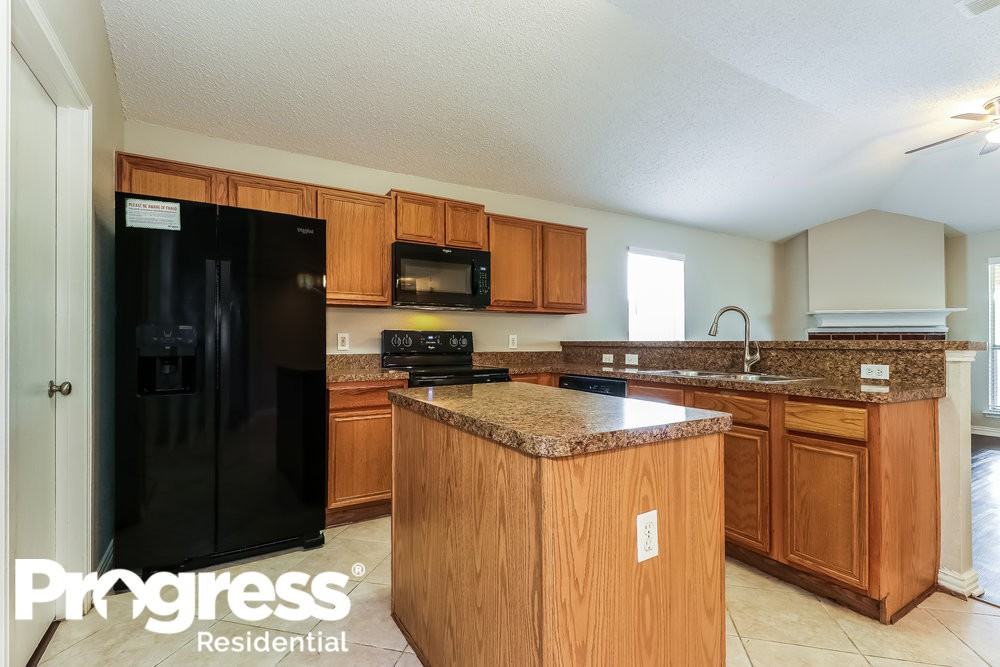 7101 Avington Way - Photo 2 of 19