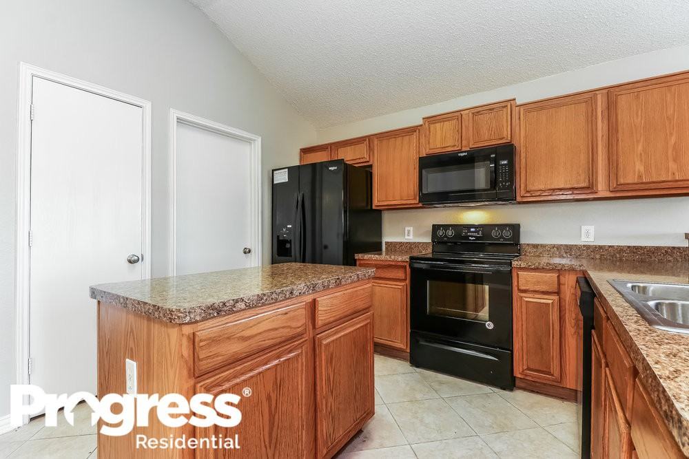 7101 Avington Way - Photo 3 of 19