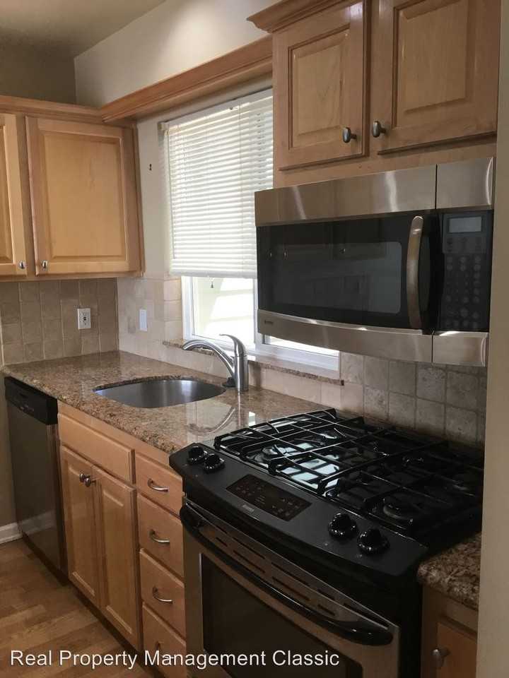 10573 SW Murdock St - Photo 3 of 13