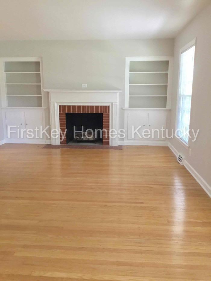 1701 Lynn Way - Photo 3 of 23