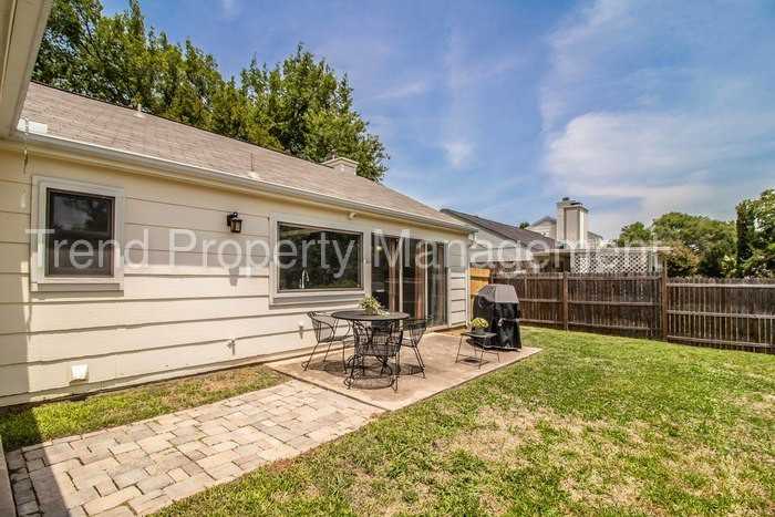 408 Harrington Ln - Photo 3 of 20