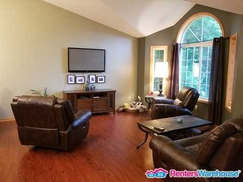 13230 Glen Cir - Photo 2 of 18