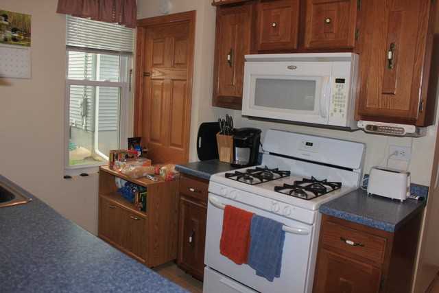 402 Dixon Rd - Photo 2 of 14