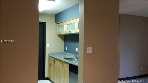 9499 Riverside Dr - Photo 3 of 8