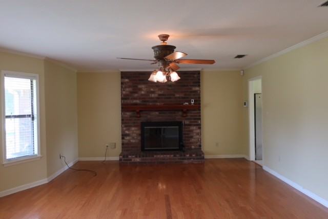 107 Chesterfield Dr - Photo 2 of 16