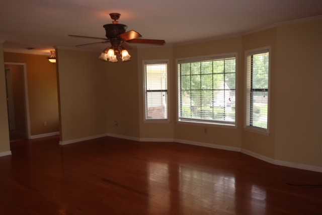 107 Chesterfield Dr - Photo 3 of 16