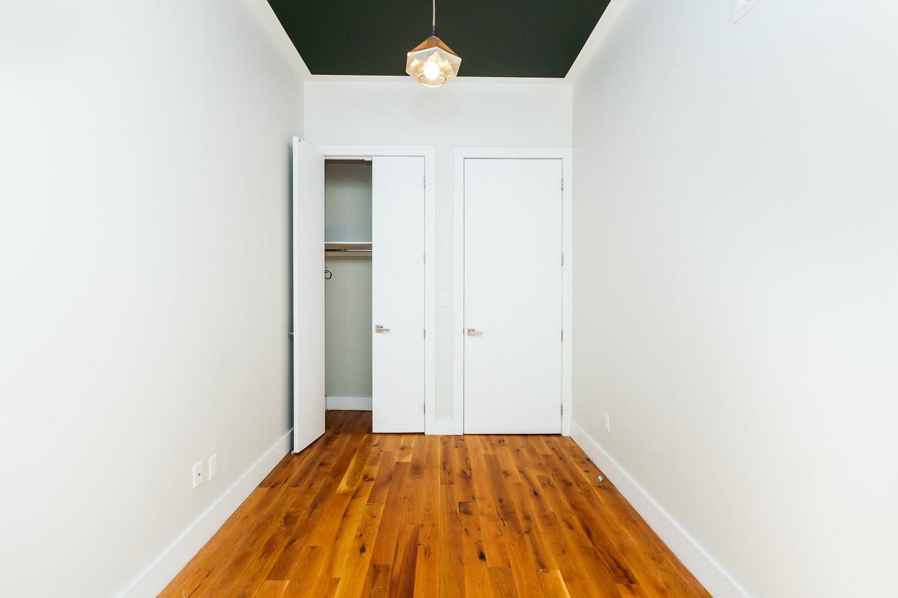 186 Wilson Avenue #10FQ