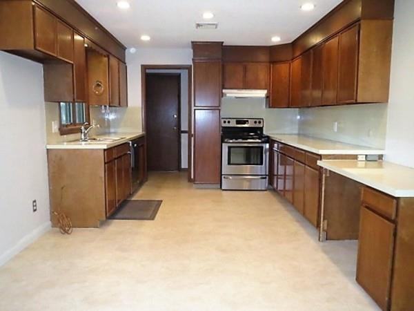 105 Dunsany Dr - Photo 3 of 18