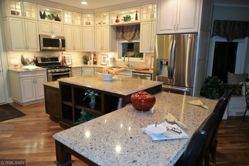 209 Innsbrook Ln - Photo 2 of 33