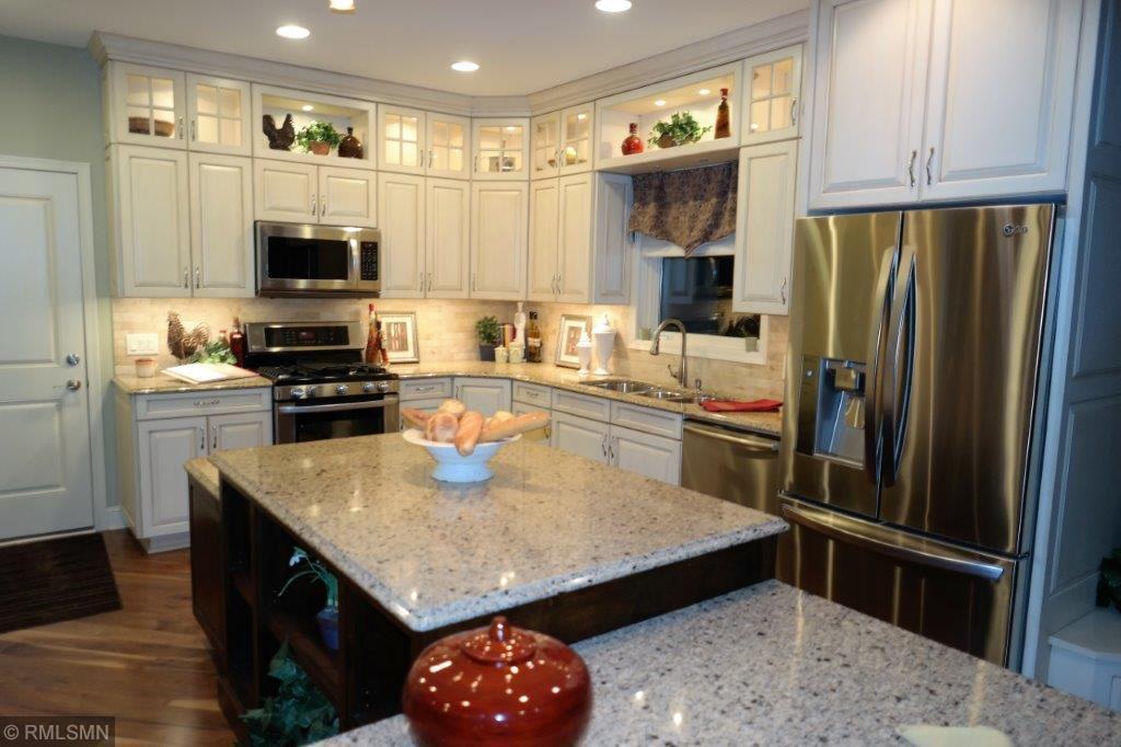 209 Innsbrook Ln - Photo 3 of 33