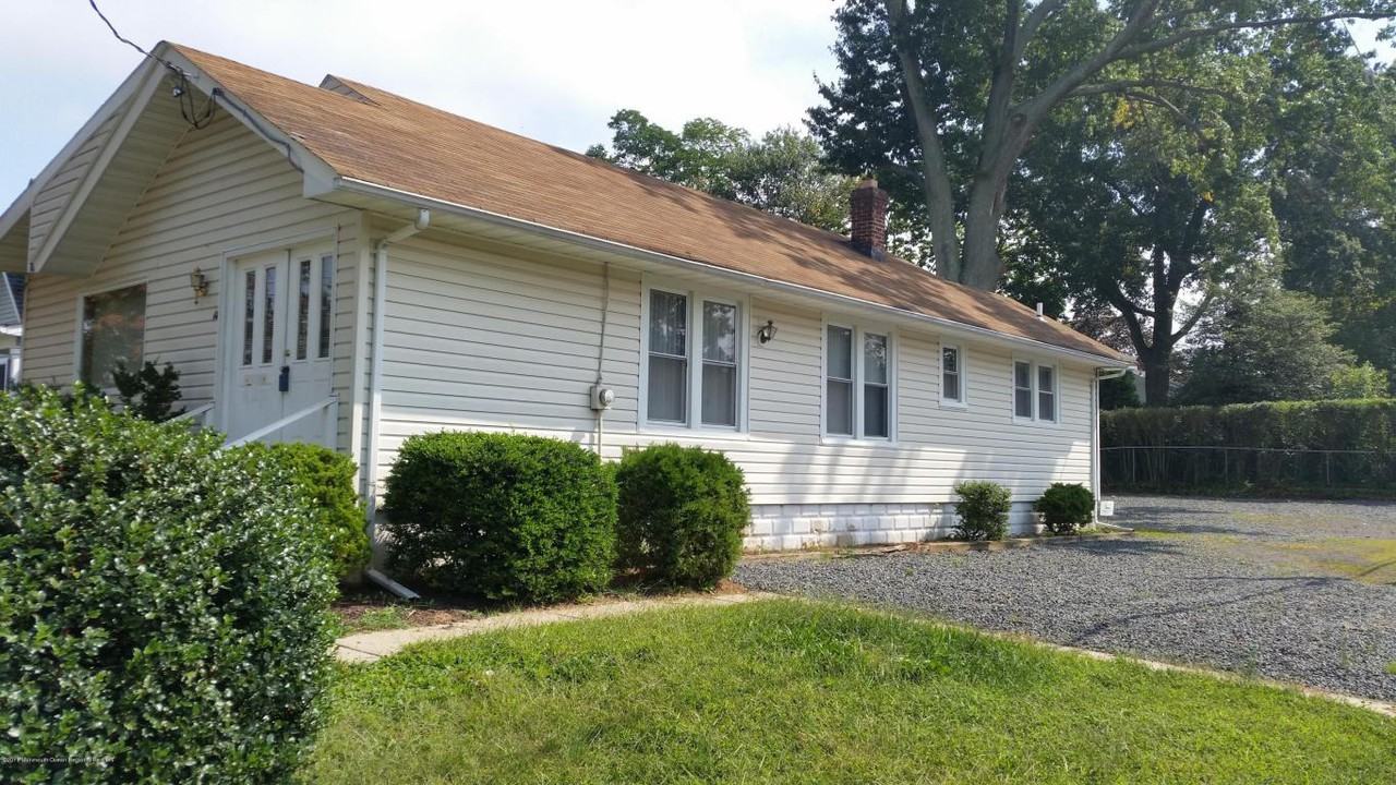 68 Forman St - Photo 3 of 19