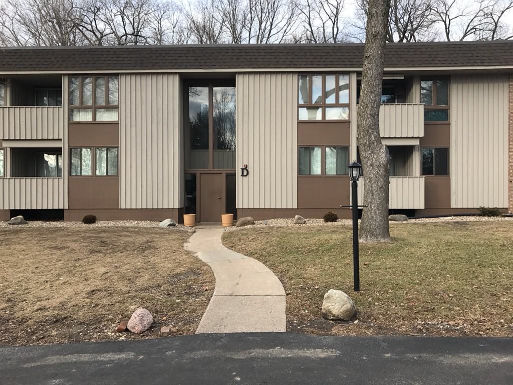 3400 North Knoxville Avenue #A4 - Photo 2 of 3