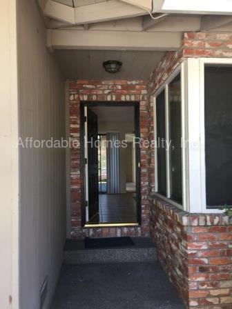 272 Munroe St - Photo 2 of 17
