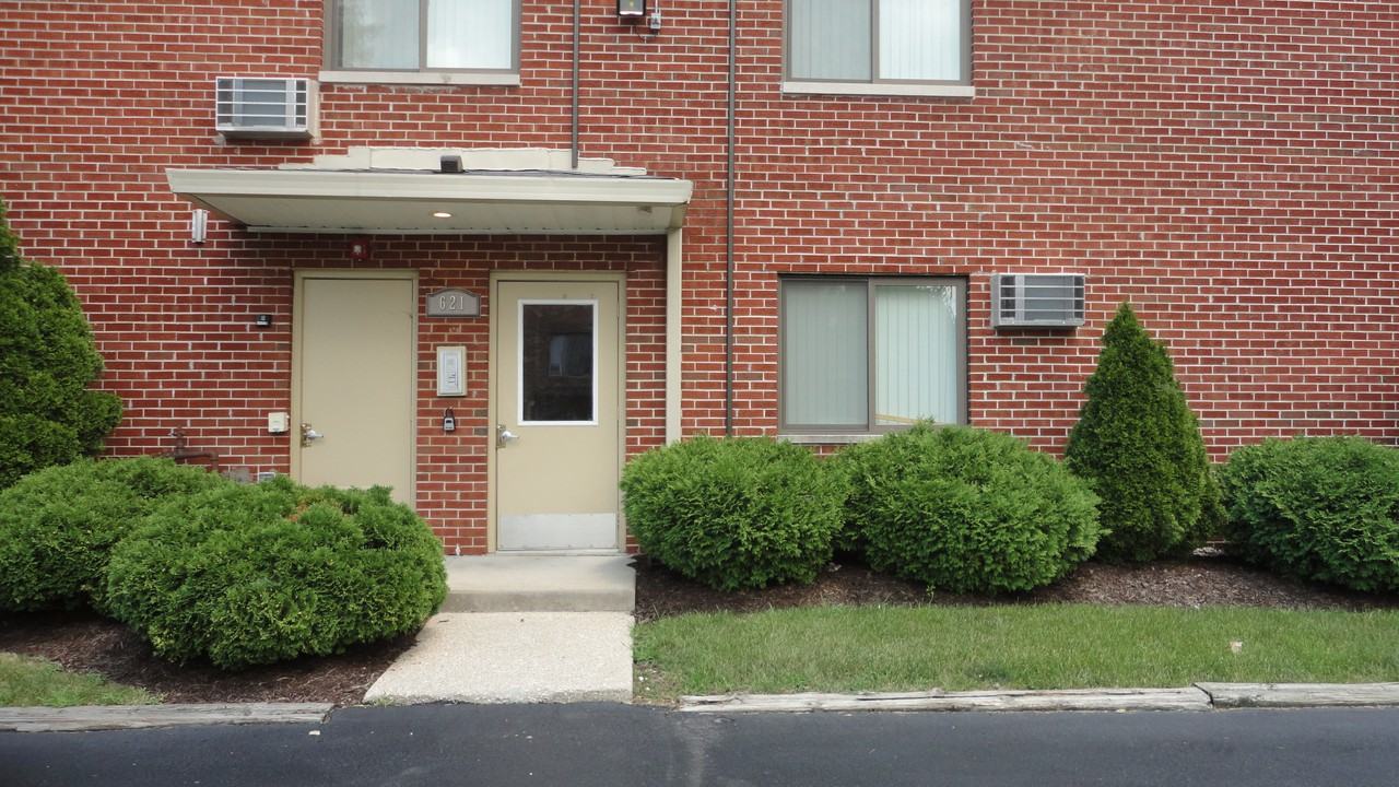 621 65th Street #5 - Photo 2 of 12