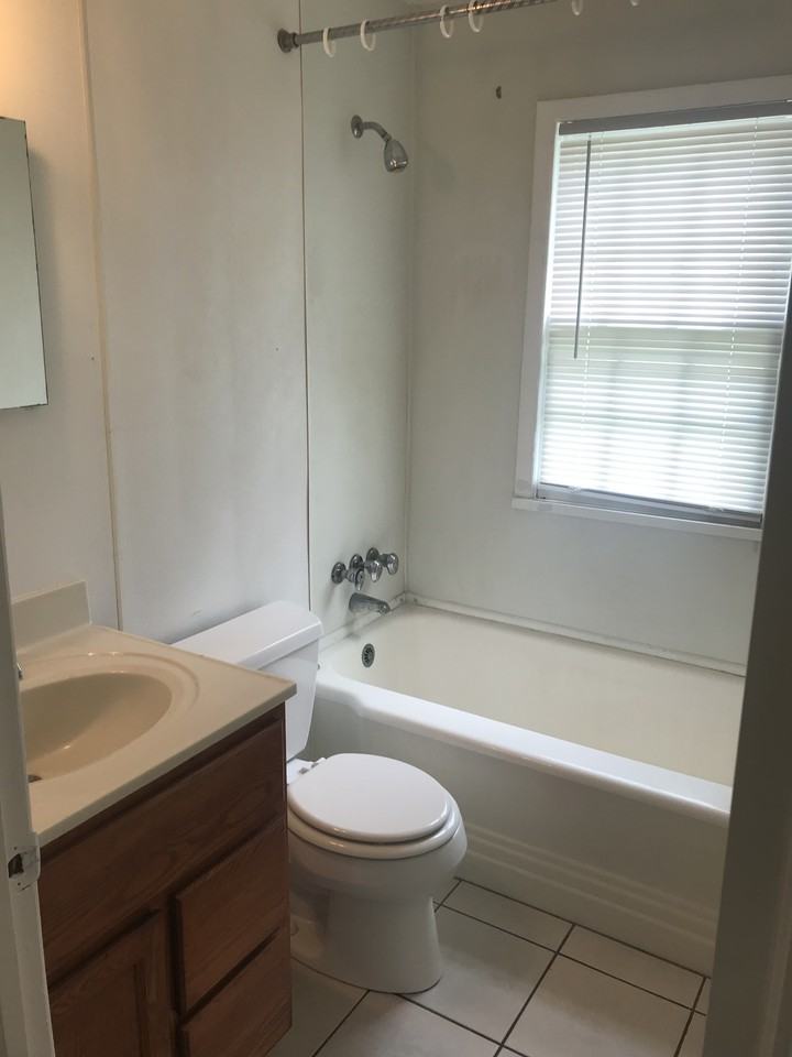 5012 North Ogden Avenue - Photo 3 of 9