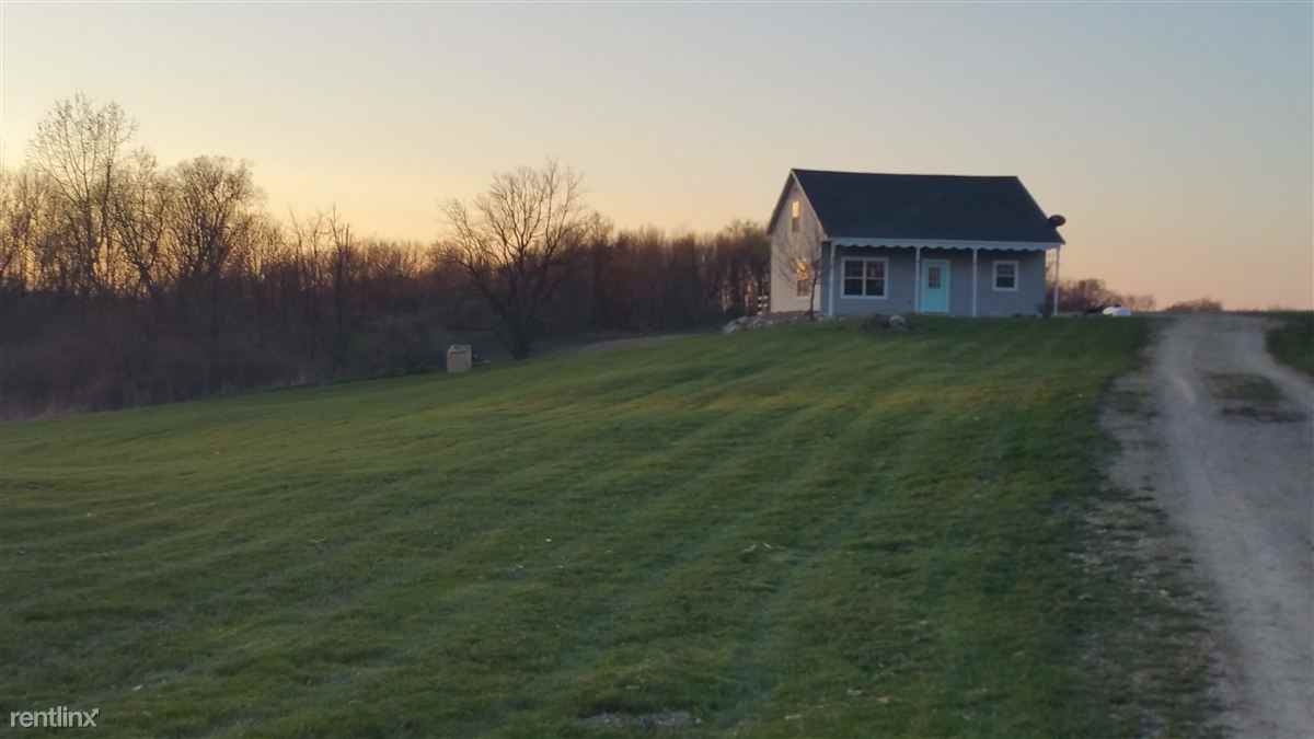 5835 E 136th St - Photo 3 of 9