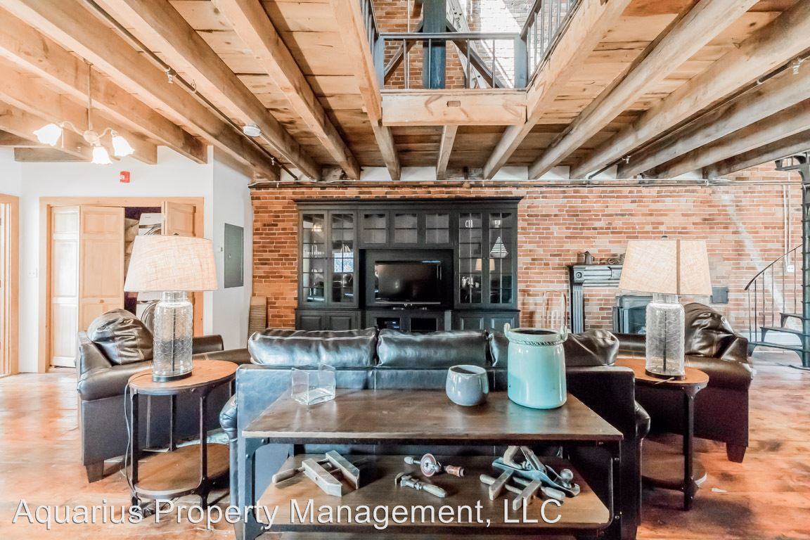 414 Fore St - Photo 3 of 17