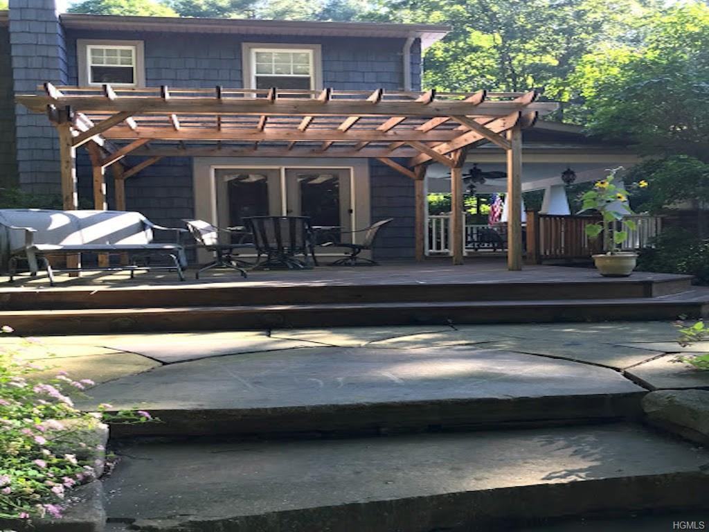 71 Brook Trail W - Photo 3 of 36