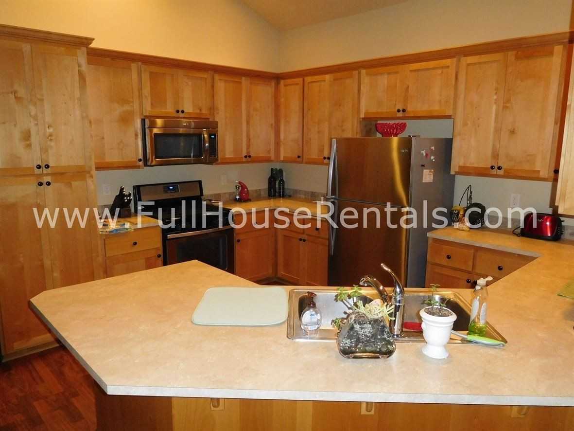 1082 Prairie Meadows - Photo 2 of 12