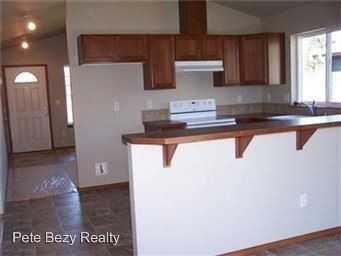 441 Stadium Loop - Photo 2 of 9