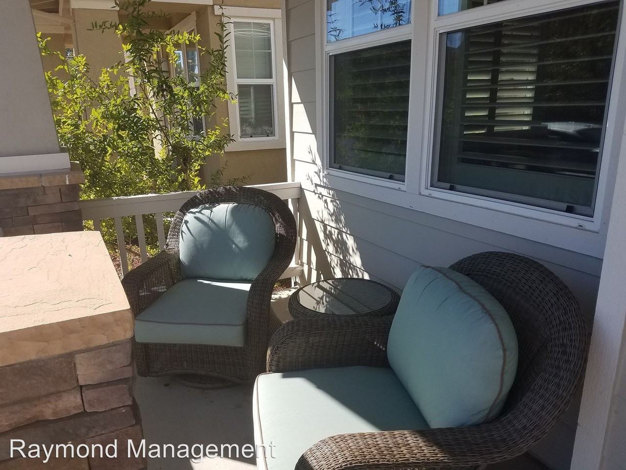 1717 Devin Dr - Photo 2 of 17